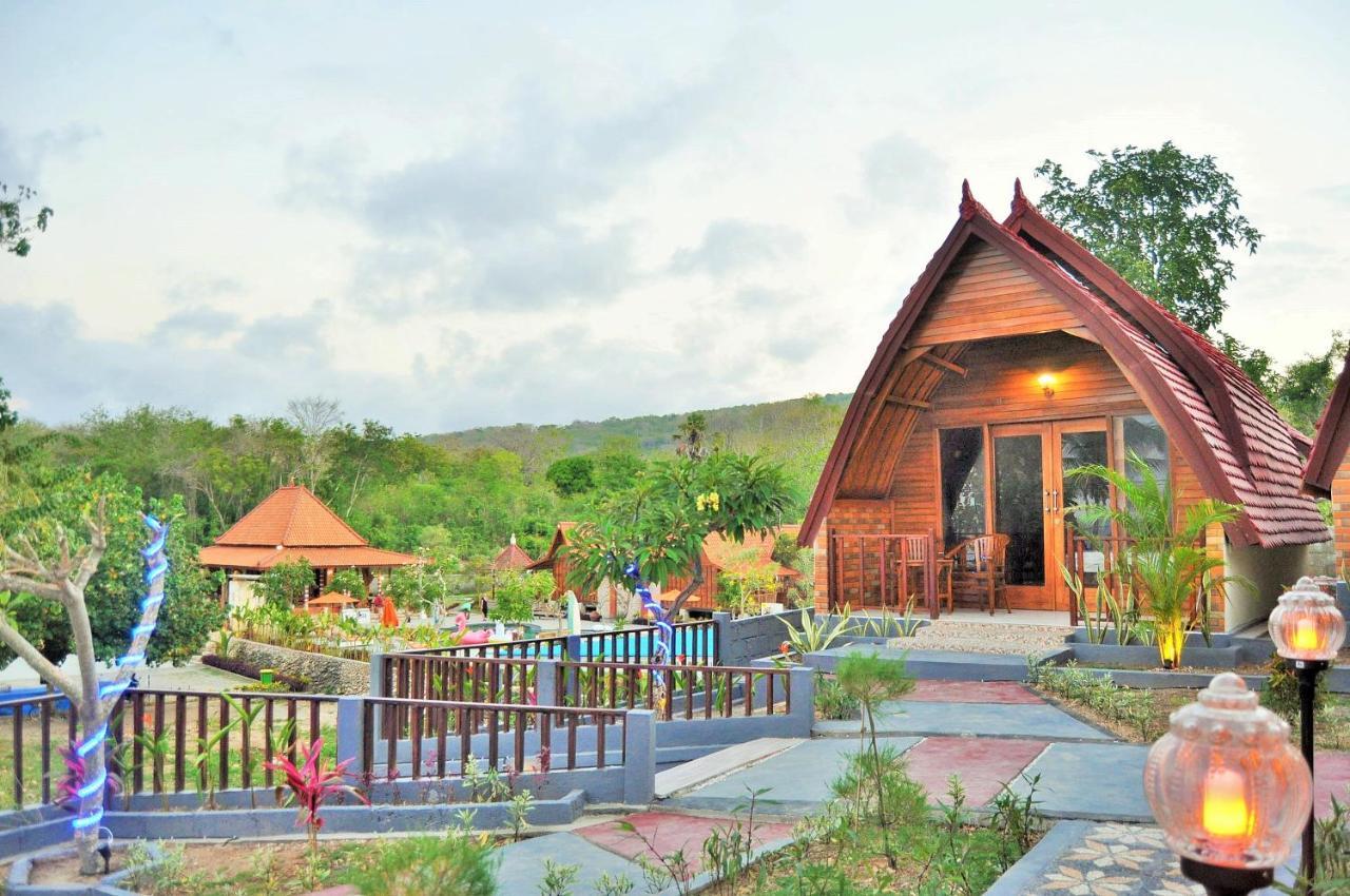 Surya Chandra Beach Bungalow Batununggul Kültér fotó