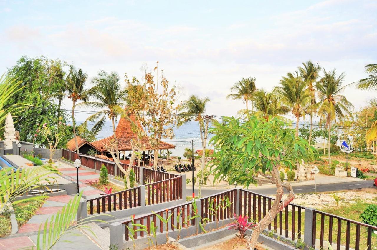 Surya Chandra Beach Bungalow Batununggul Kültér fotó