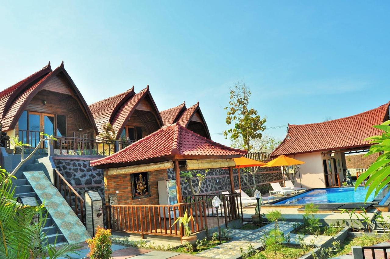 Surya Chandra Beach Bungalow Batununggul Kültér fotó