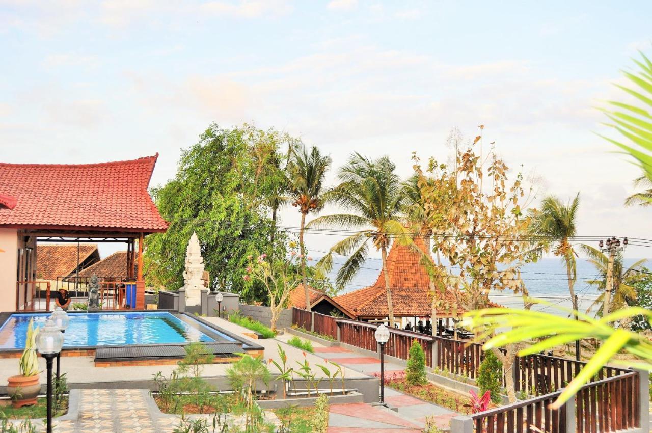 Surya Chandra Beach Bungalow Batununggul Kültér fotó
