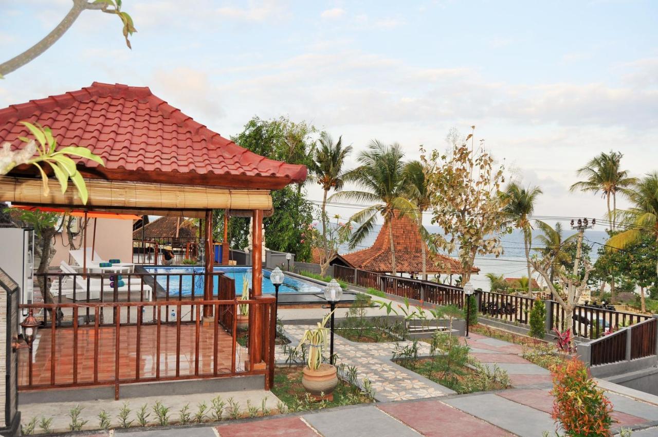 Surya Chandra Beach Bungalow Batununggul Kültér fotó
