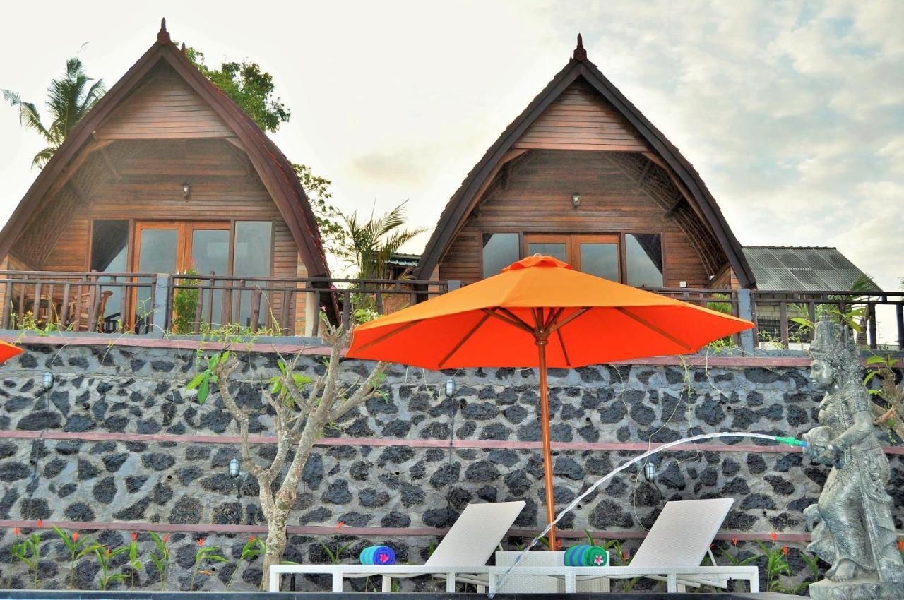 Surya Chandra Beach Bungalow Batununggul Kültér fotó