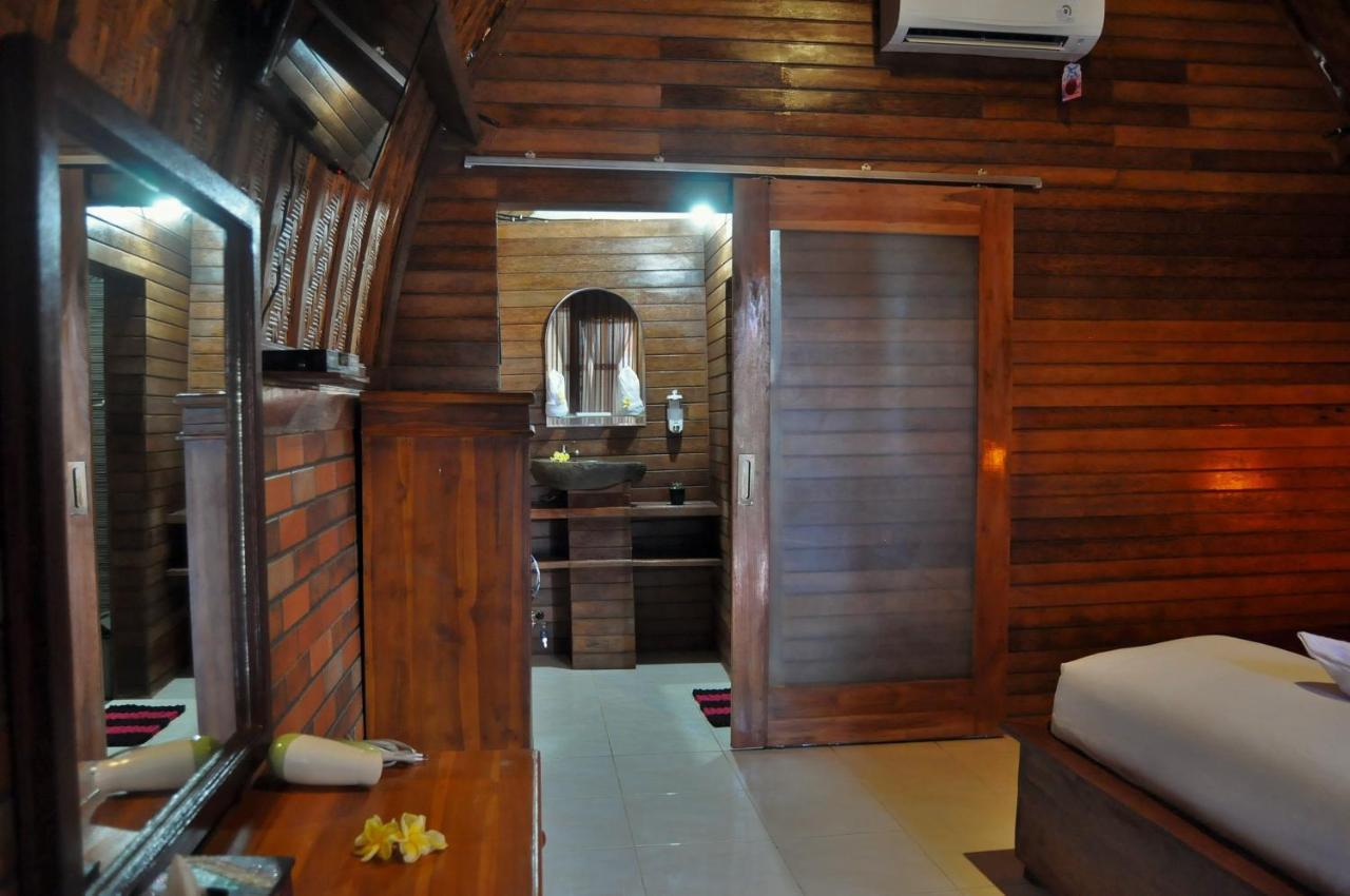 Surya Chandra Beach Bungalow Batununggul Kültér fotó