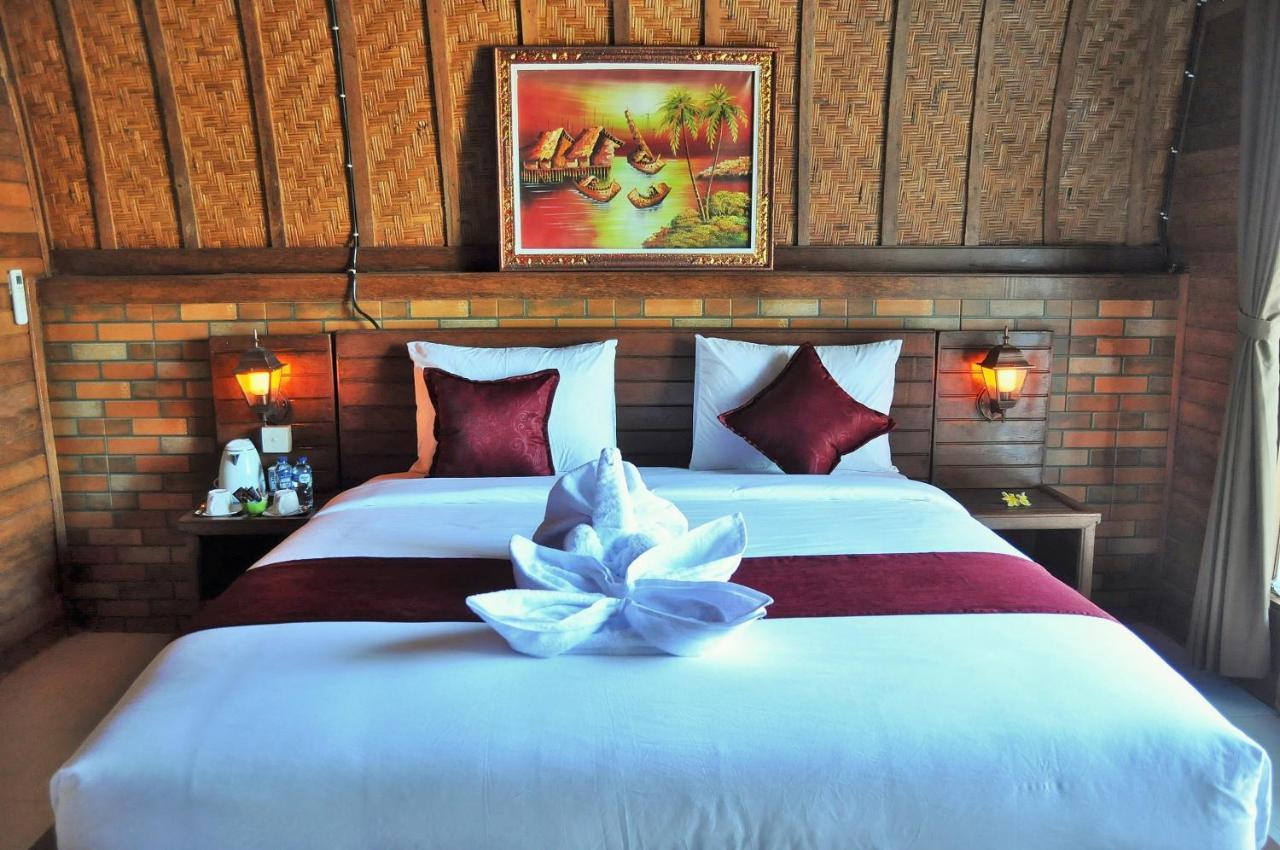 Surya Chandra Beach Bungalow Batununggul Kültér fotó