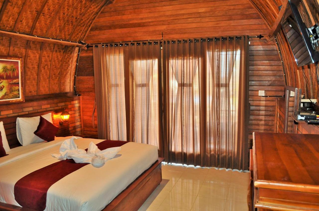 Surya Chandra Beach Bungalow Batununggul Kültér fotó
