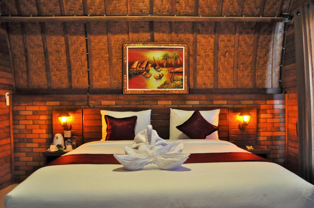 Surya Chandra Beach Bungalow Batununggul Kültér fotó